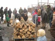 c_192_144_16777215_00_images_rrc_vesti_2012_pomoc-za-100-porodica_zavrsen-humanitarni-projekat-pomoc-za-100-porodica-1.jpg
