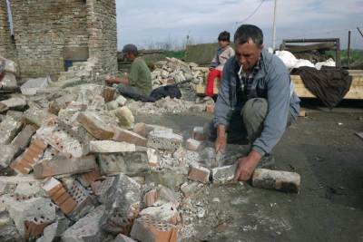 c_400_267_16777215_00_images_rrc_vesti_2011_EHO-RRC-koriscenje-polovne-cigle-za-zidanje.jpg